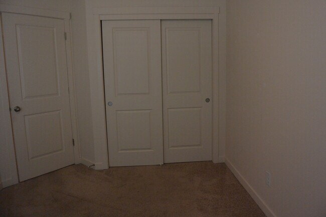 Building Photo - 13106 NE 25th St