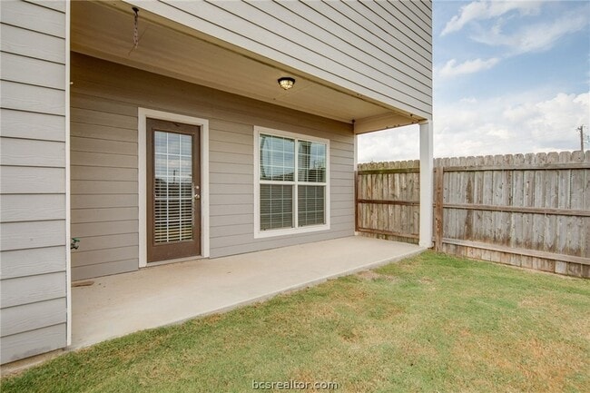 Building Photo - 3519 Summerway Dr