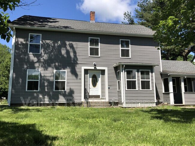 Building Photo - 28 School St