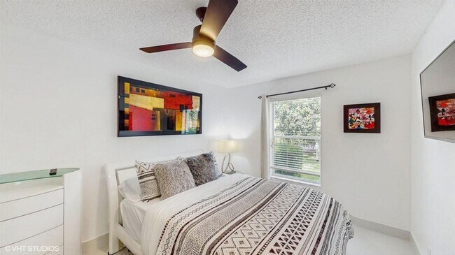 Building Photo - 2690 Linkside Dr