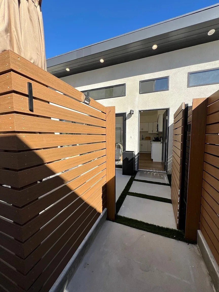 Building Photo - 233 Ashland Ave