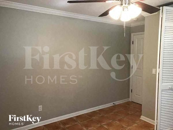 Building Photo - 1376 Burtwood Dr