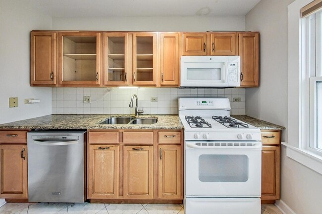 Building Photo - 1327 Church St