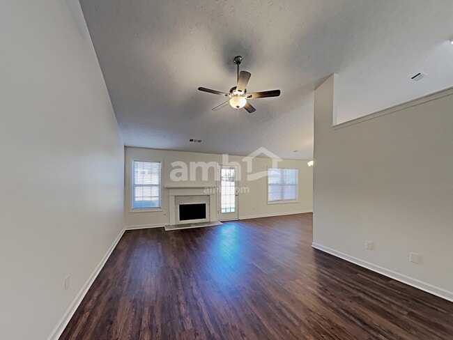 Building Photo - 360 Telford Dr