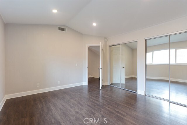 Building Photo - 25075 Sanoria St