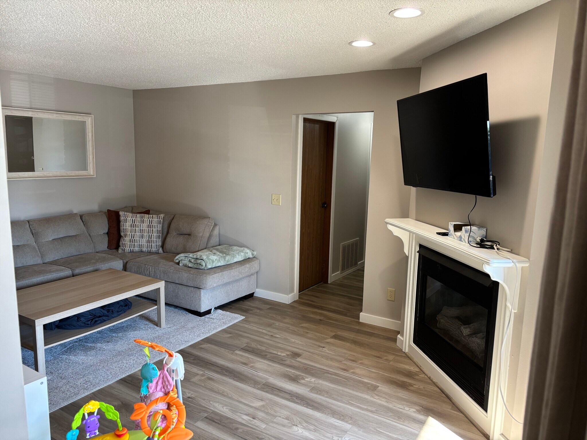 Building Photo - 2360 Wapakoneta Ave