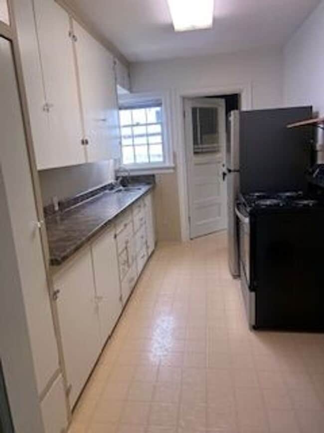 Building Photo - 2nd Street Triplex