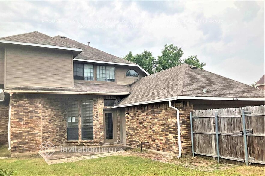 Building Photo - 8809 Clearlake Dr