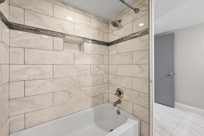 Building Photo - 3310 Meridian Way S