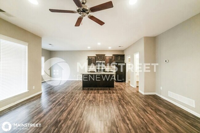 Building Photo - 1516 NE Jaclyn Dr, Grain Valley, MO 64029