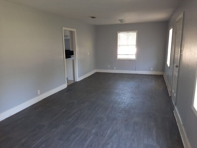 Building Photo - 1545 Avenue B