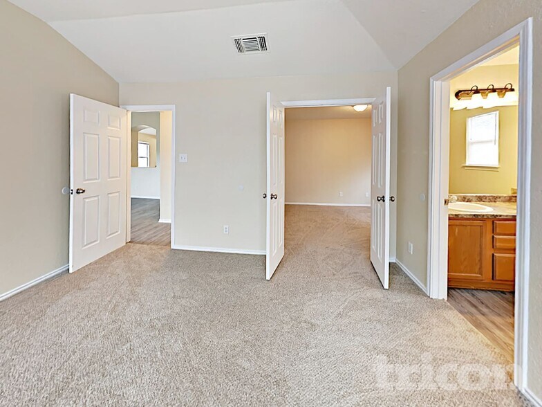 Building Photo - 242 Hallie Pass