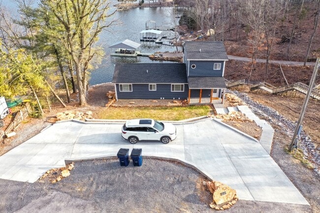Building Photo - 12147 Pebble Point Rd