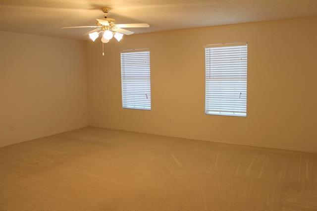 Building Photo - 2316 White Oak Dr