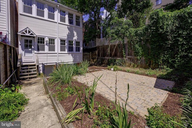 Building Photo - 3712 Garfield St NW