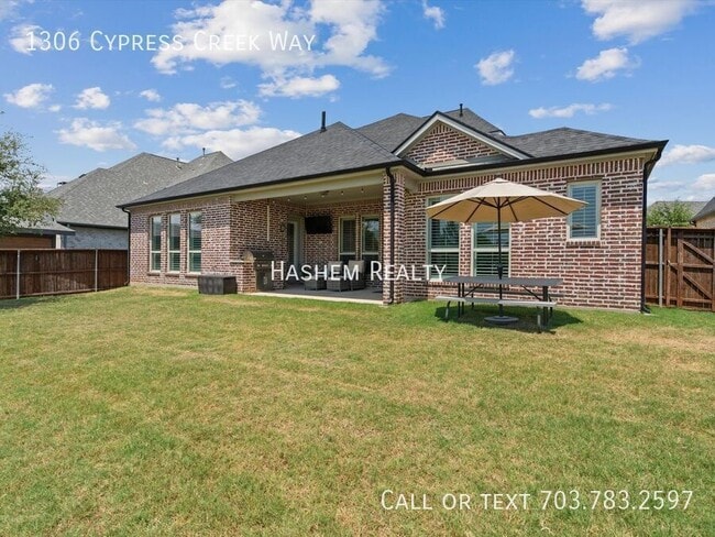 Building Photo - 1306 Cypress Creek Way
