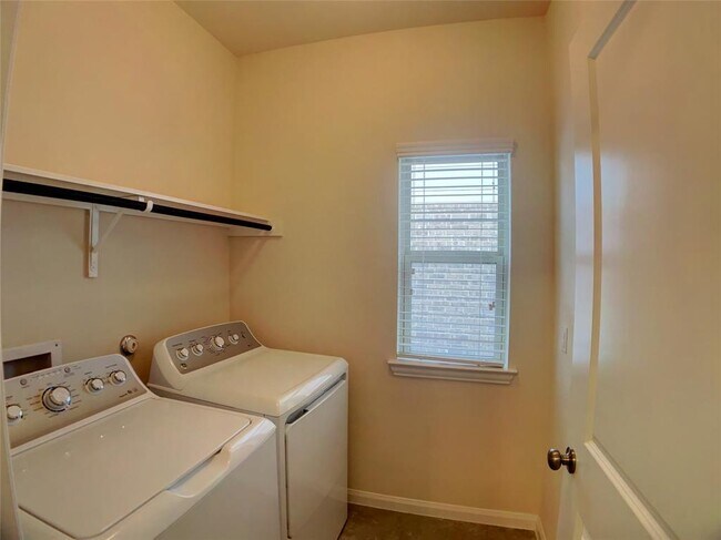 Building Photo - 13911 Stripling Ln