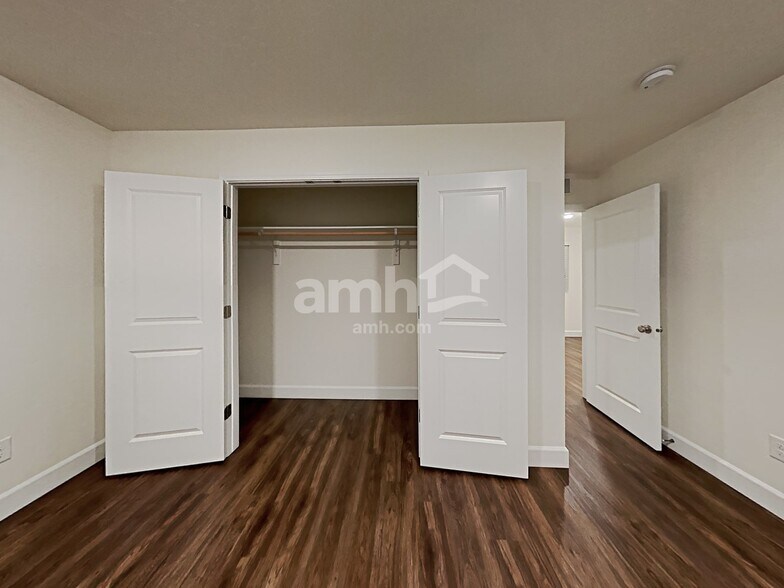 Building Photo - 9486 W Chino St