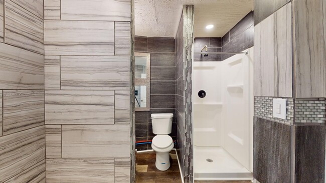 Building Photo - Clark / Fulton Area - 4 Bedrooms - Single ...