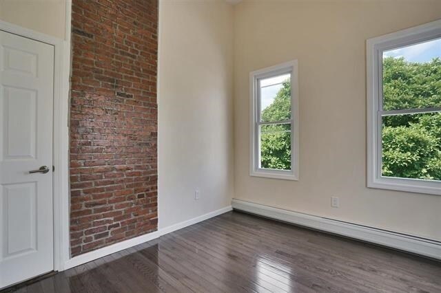 Building Photo - 126 75th St