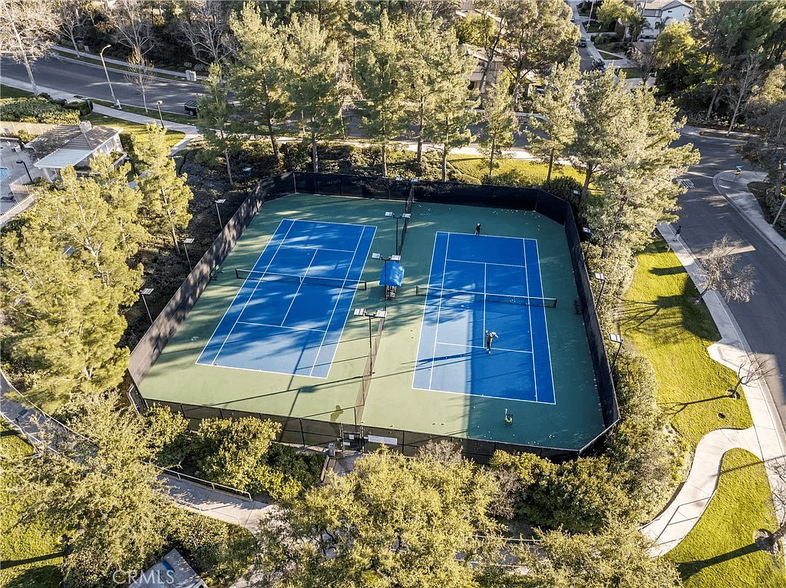 HOA Tennis Courst (best in SCV) - 27841 Bloomfield Ct