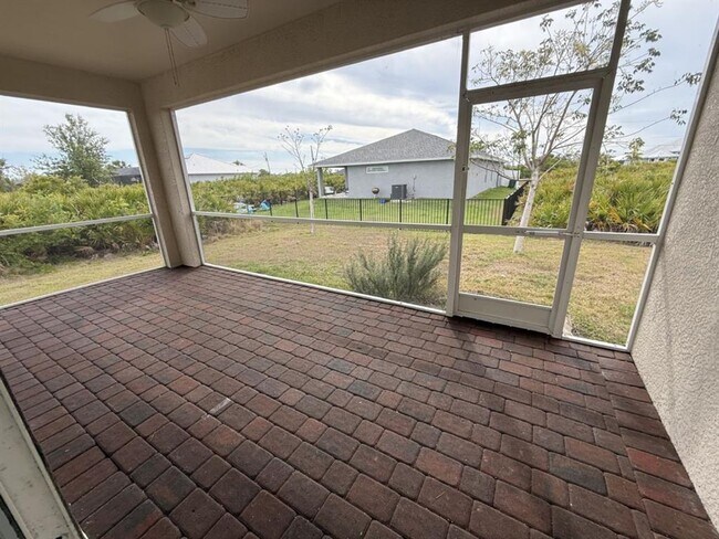 Building Photo - 397 Baytree Dr