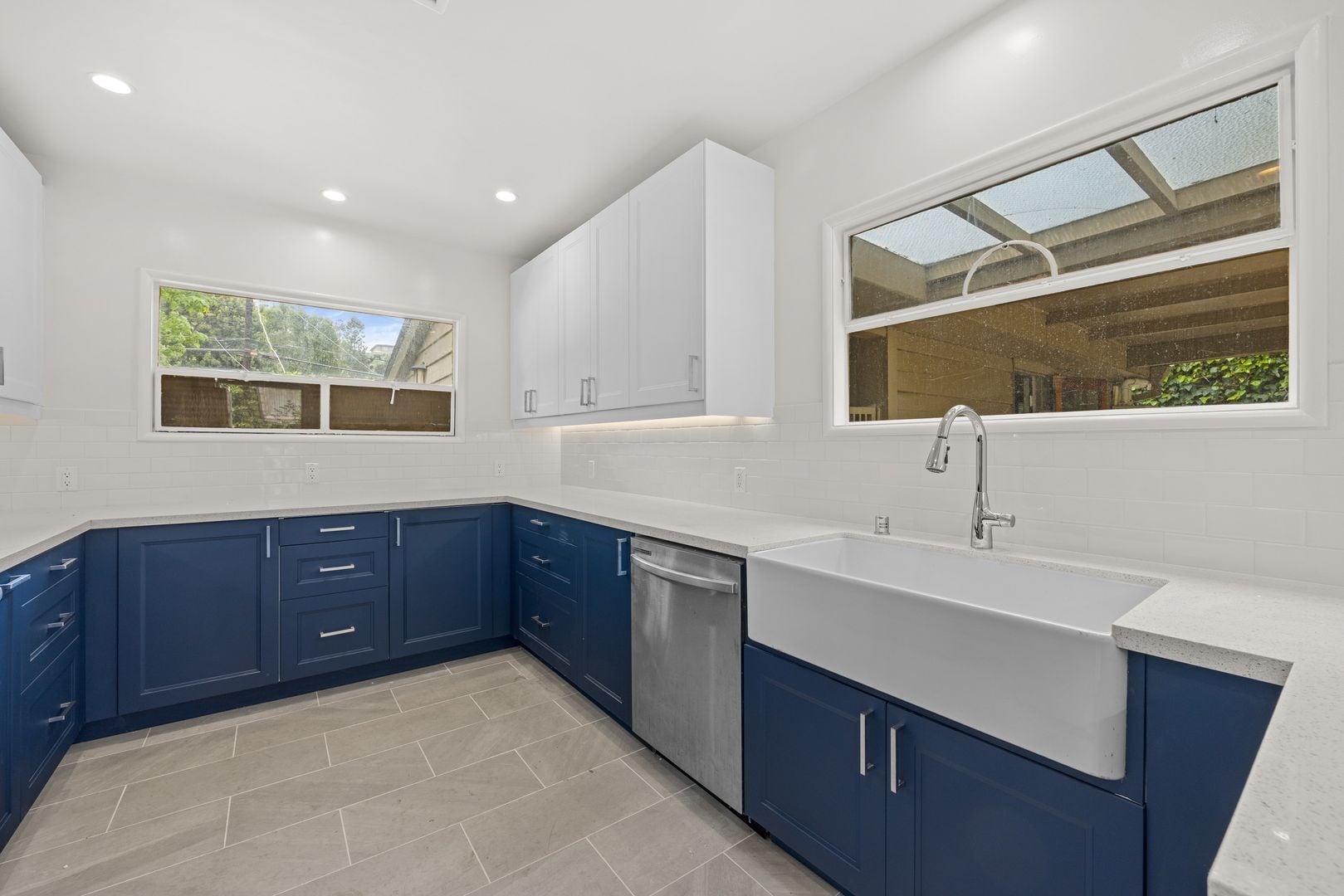 Building Photo - Classic Mid-Century home moments from Fryman Canyon