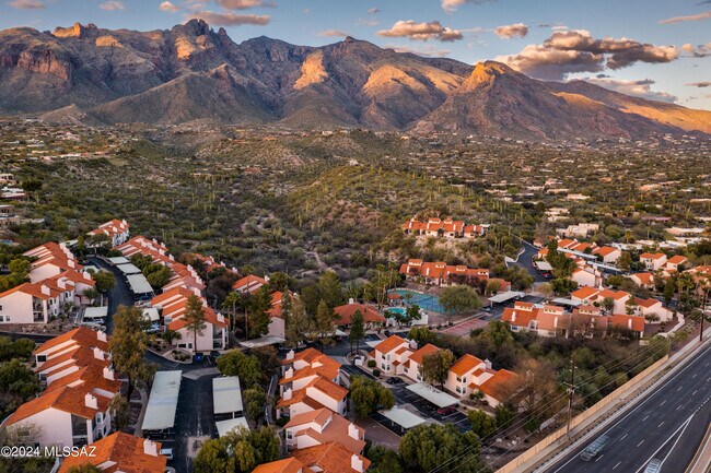 Building Photo - 6441 N Tierra De Las Catalinas