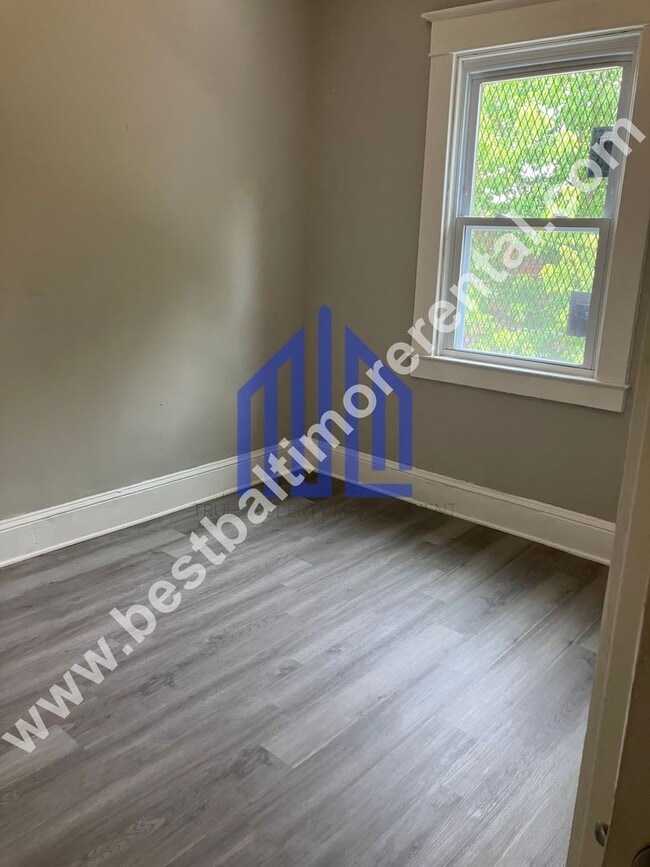Building Photo - Spacious 3 Bedroom in West Baltimore