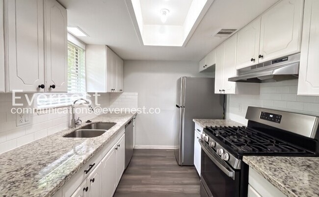 Building Photo - 12318 Astoria Blvd