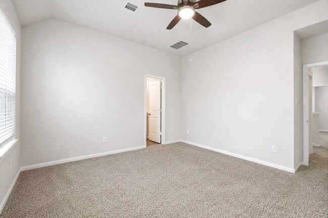 Building Photo - 24811 Landolfi Dr