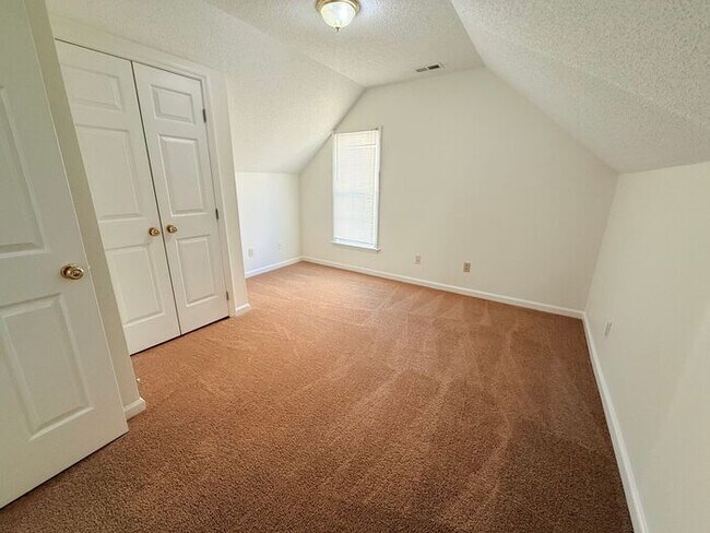 Building Photo - 1529 Crag Burn Ln