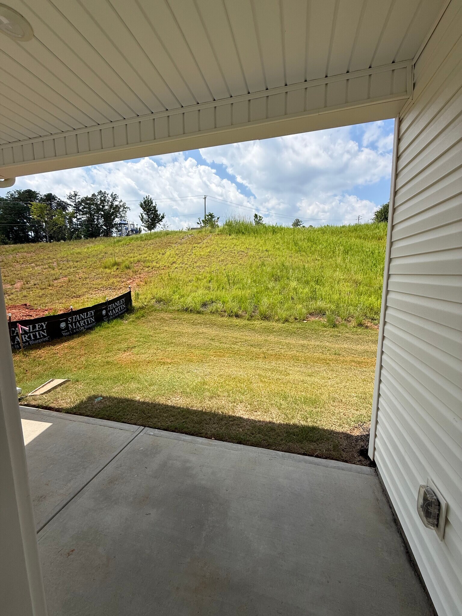 Building Photo - 374 Highline Trl