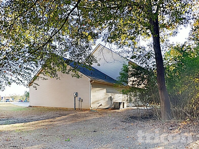 Building Photo - 3940 Michaels Creek Way