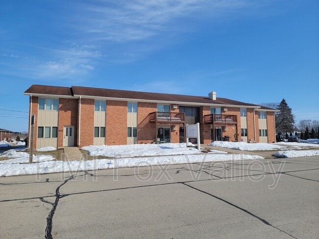 Building Photo - 104 Sycamore St