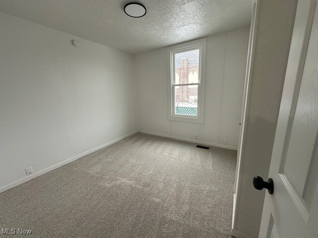 Building Photo - 162 N 7th St