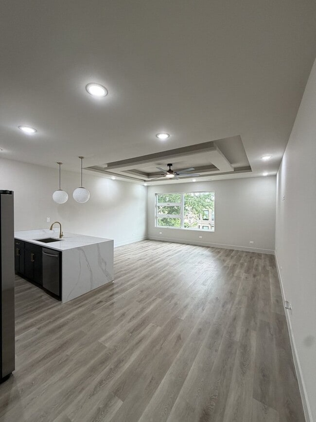 Building Photo - 6603 S Langley Ave