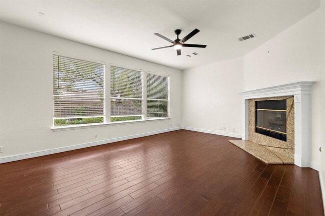 Building Photo - 1221 Boerne Dr