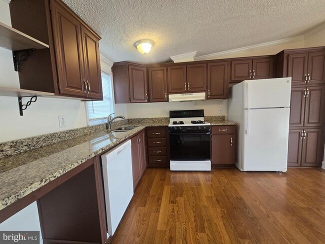 Building Photo - 103 Beth Pl