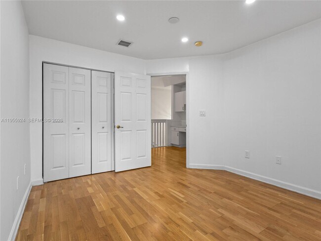 Building Photo - 11186 NW 73rd Terrace