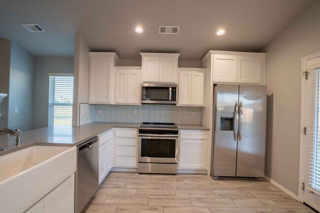 Building Photo - New Build Simmons Home and RARE - 4 Bedroom Owasso home