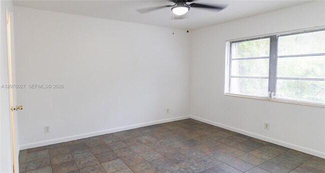 Building Photo - 3101 Oakland Shores Dr