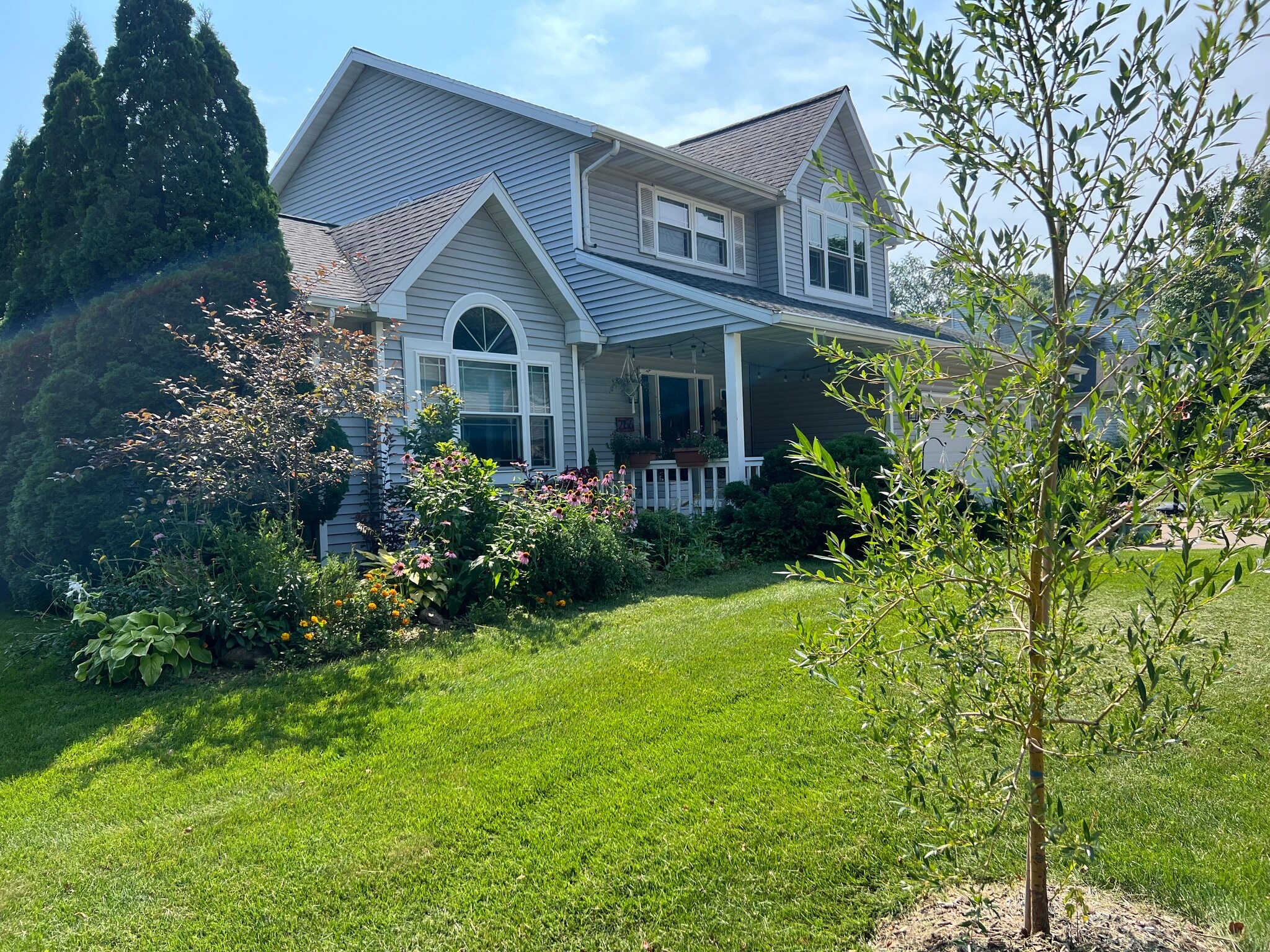 Building Photo - 2156 Hillebrand Dr