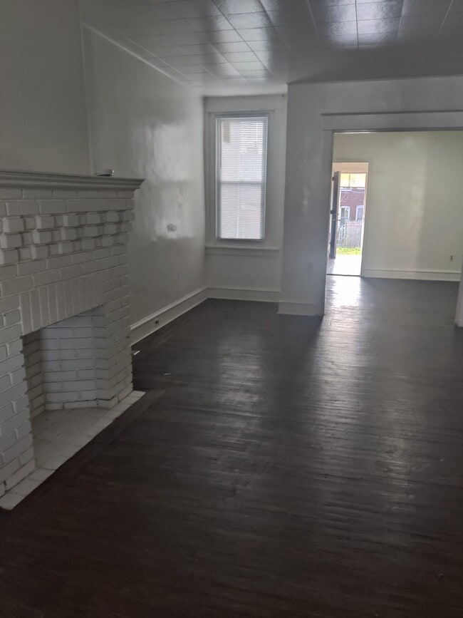 Building Photo - 6139 Walker St