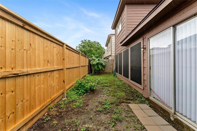 Building Photo - 6422 Chatham Island Ln