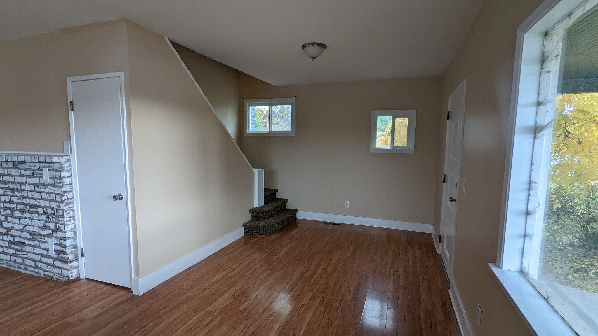 Entryway/stairs - 2293 Fern Ave