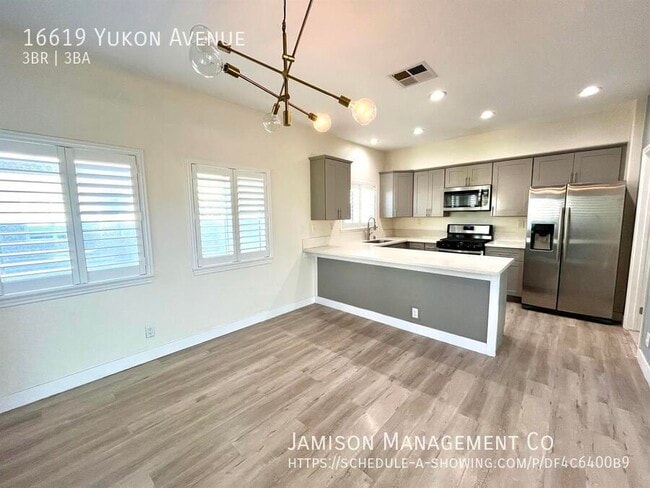 Building Photo - 16619 Yukon Ave