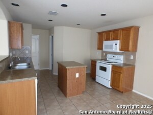 Building Photo - 815 Antler Post