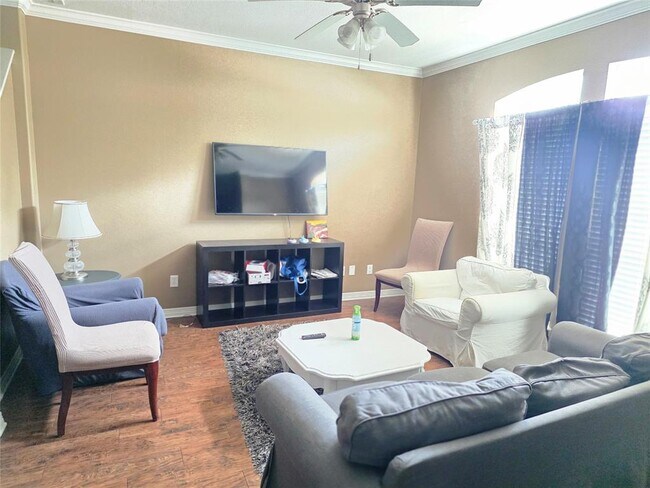 Building Photo - 305 Holleman Dr E