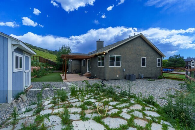 Building Photo - 7645 Hollandale Dr